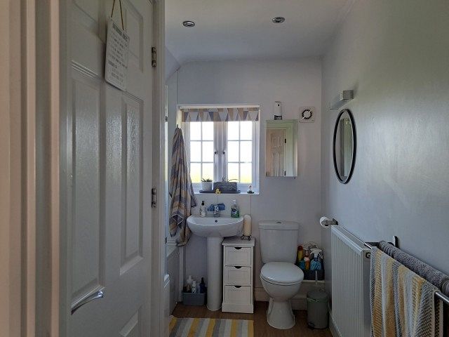 11 Queen's Crescent , Shrivenham